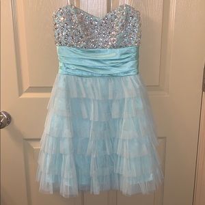 Light green short formal dress